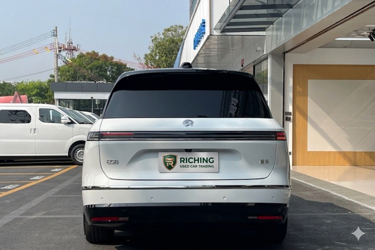 2025-NIO-ET5T-Touring-75kWh-Electric-Estate-Air-Silver-Front-View