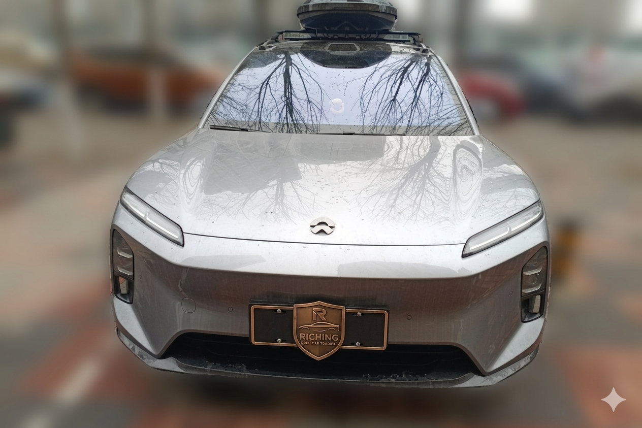 2025 NIO ET5T Touring 75kWh Electric Estate Silver Front View