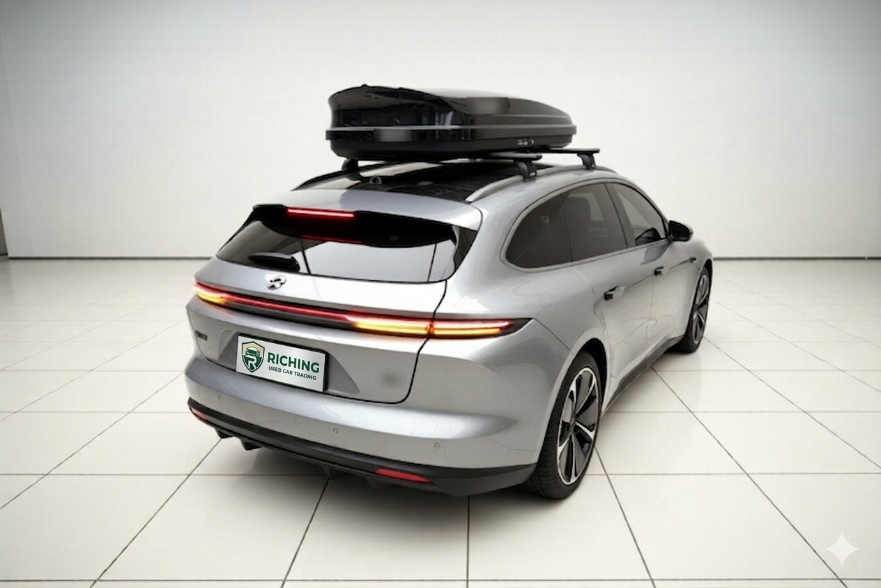 2025-NIO-ET5T-Touring-75kWh-Electric-Estate-Air-Silver-Front-View