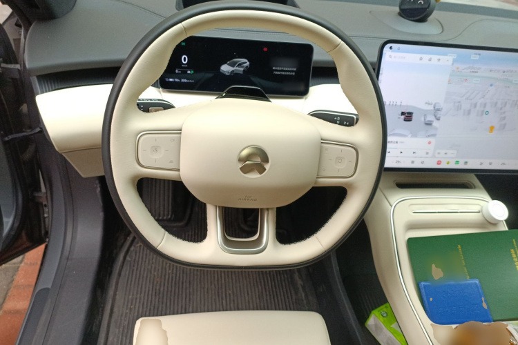 2025 NIO ET5T Touring 75kWh Electric Estate Silver Front View